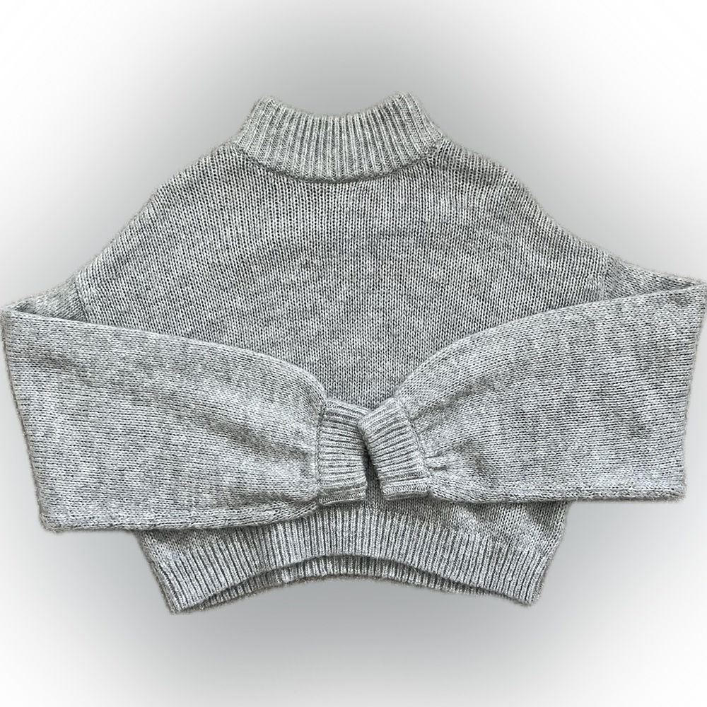 H&M Grey Cropped Crewneck Sweater Size Medium